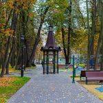 Детская площадка на Останкинской аллее в парке Останкино, Москва