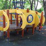 Детская площадка с желтой подводной лодкой на Новикова-Прибоя, Москва
