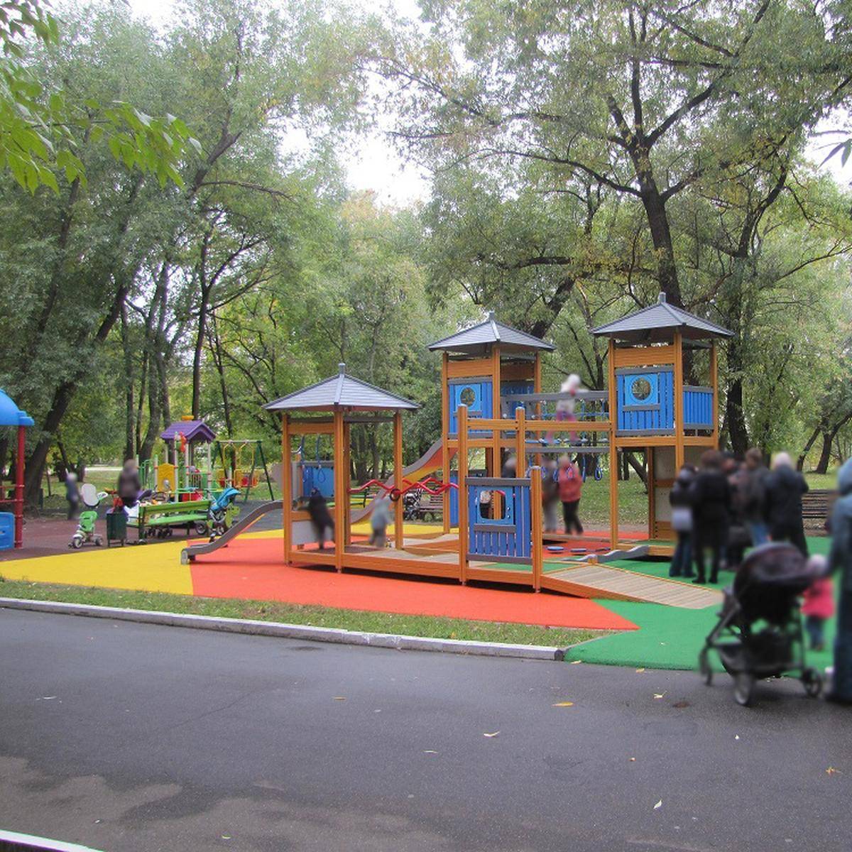 Фото: Площадка для маломобильных групп населения (МГН) на Нижней площадке, Лефортовский парк