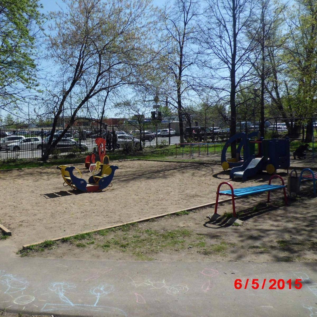 Фото: Детская игровая площадка при школе №978