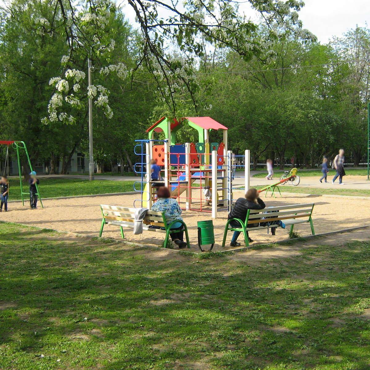 Фото: Площадка детская игровая у школы №38