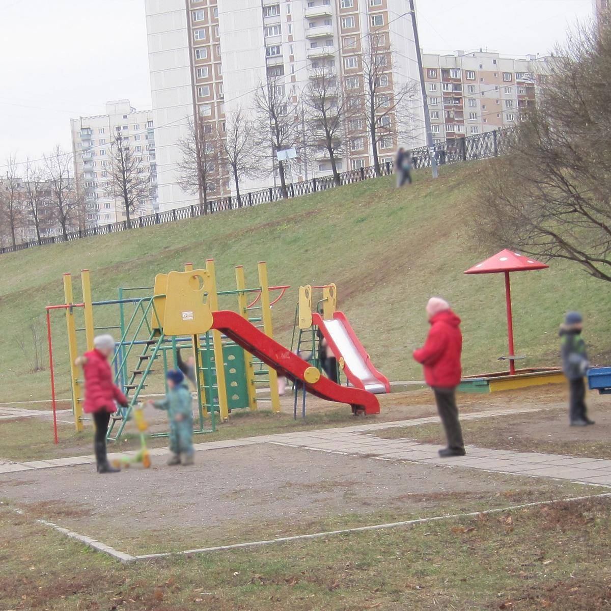 Фото: Детская игровая площадка №1, Парк в пойме реки Битца