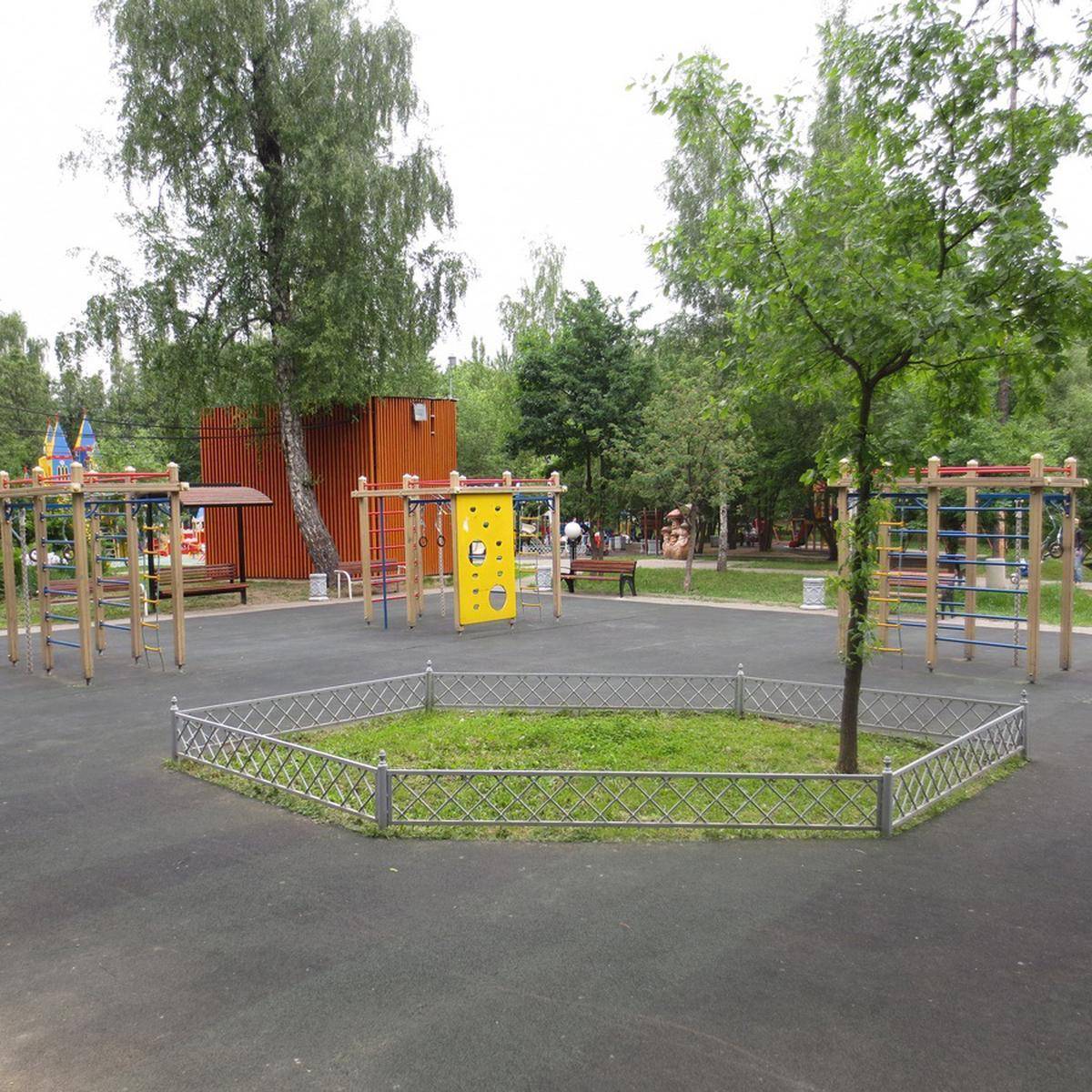 Фото: Лианозовский парк культуры и отдыха детская игровая площадка №3